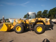 Čelní nakladač – Cat 962H a Komatsu 430